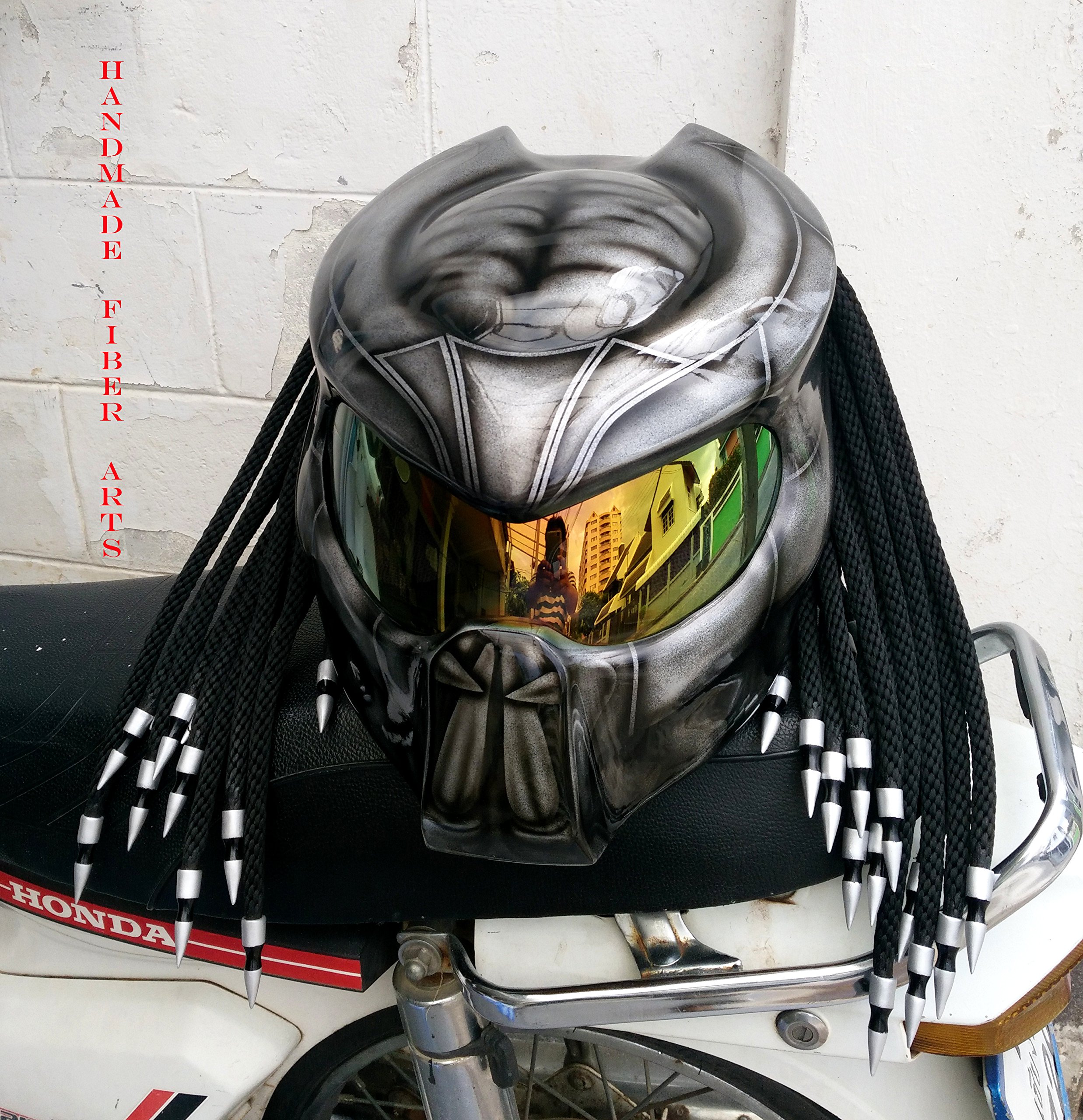 Predator Motorcycle Helmet: Unleashing the Beast on the Road插图1