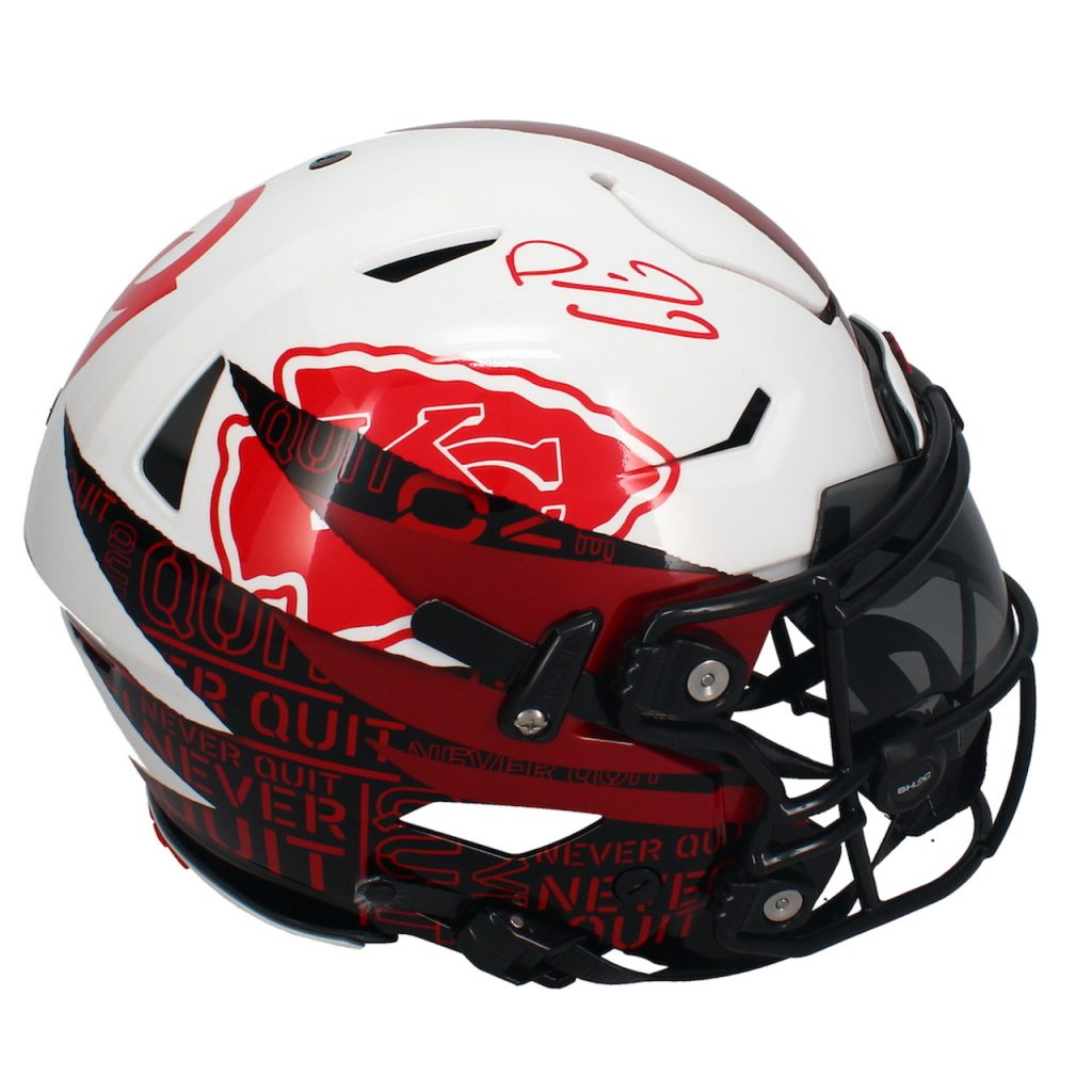 	
patrick mahomes cracked helmet