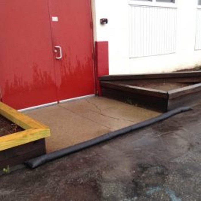 quick dam flood barrier