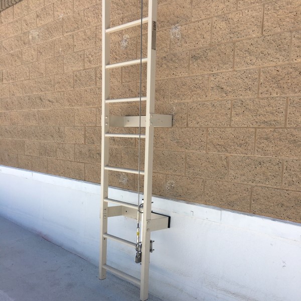 Fixed Ladder Fall Protection Regulations: What You Need to Know插图3 fixed ladder fall protection