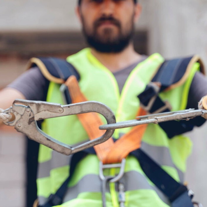 When Must Employers Provide Conventional Fall Protection?缩略图 when must employers provide conventional fall protection