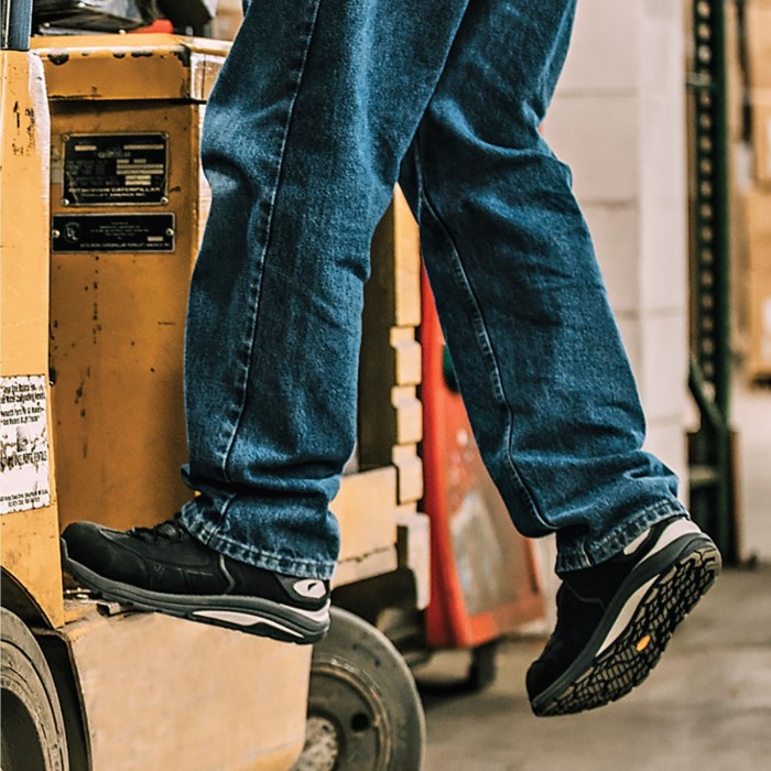 Best Safety Shoes for Every Profession: 2025 Trends Revealed插图1 best safety shoes