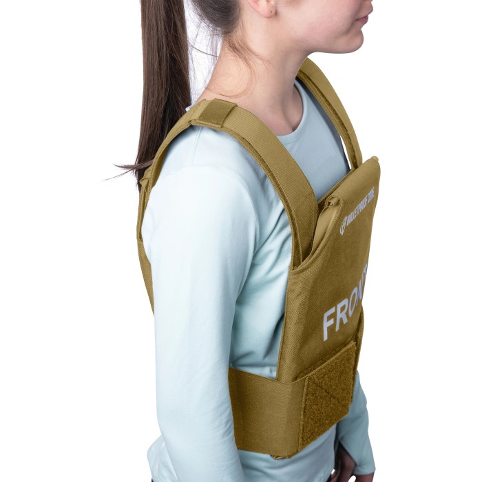 Bulletproof Vest Fashion: Trends to Watch in 2025 Streetwear插图2 bulletproof vest fashion