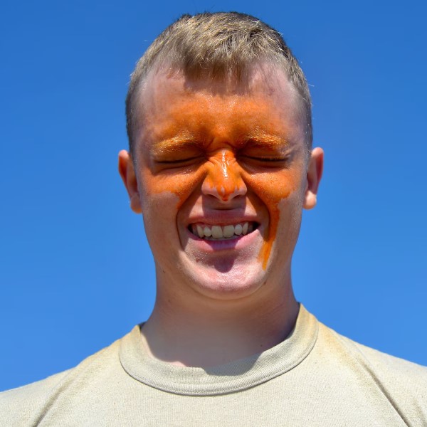 does pepper spray burn skin