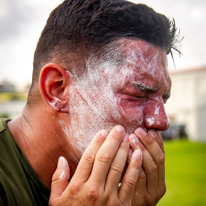 does pepper spray burn skin