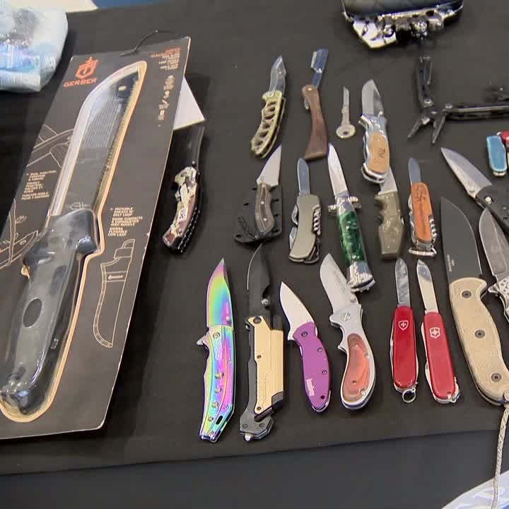 can you put a pocket knife in a checked bag