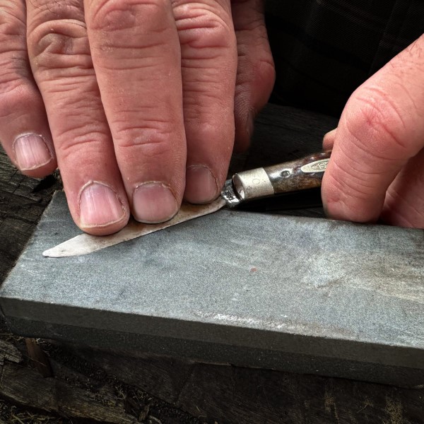 how to sharpen a pocket knife