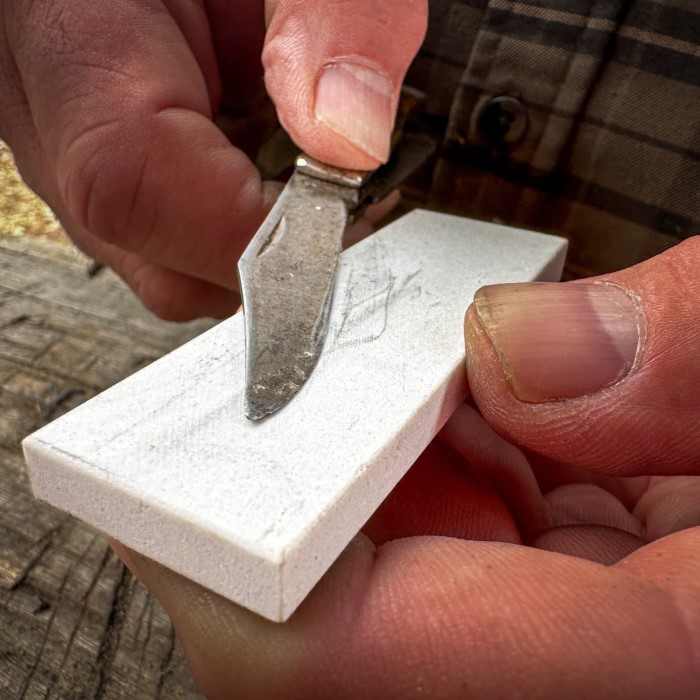 best way to sharpen a pocket knife