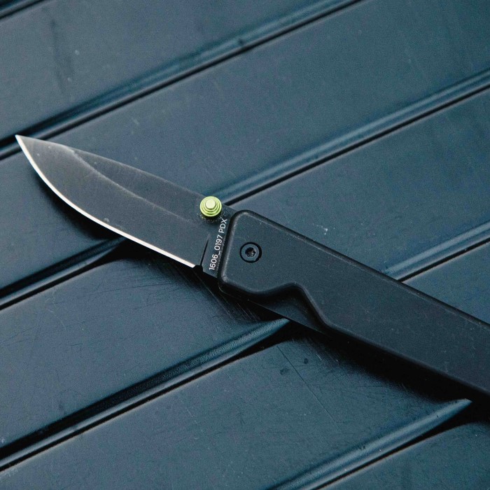 Can I Take a Pocket Knife on a Plane? Essential Travel Tips插图2 can i take a pocket knife on a plane