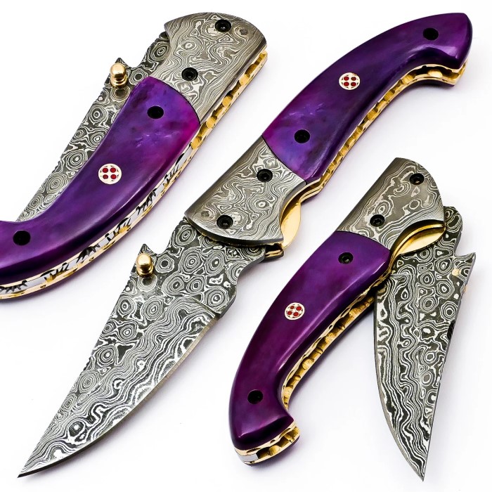 Discover the Beauty of Damascus Steel Pocket Knife插图1 damascus steel pocket knife