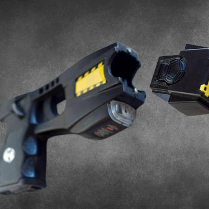 difference between stun gun and taser