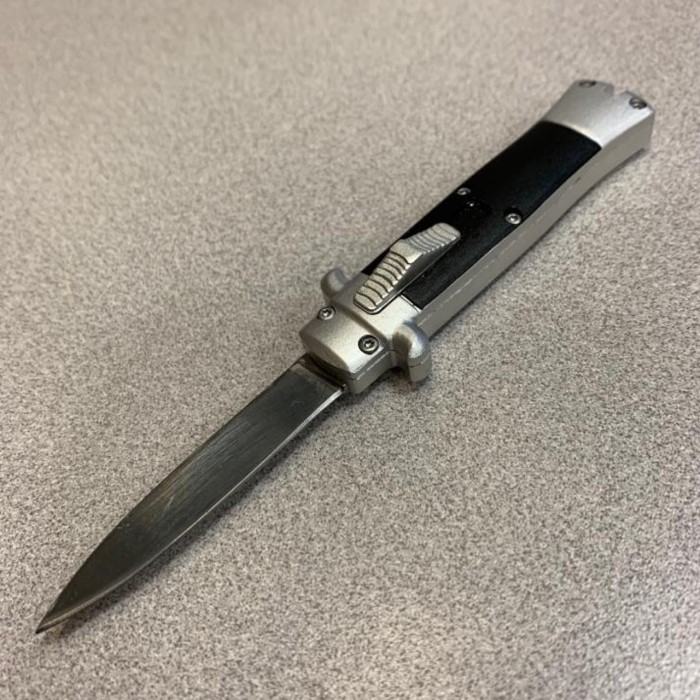 stiletto pocket knife