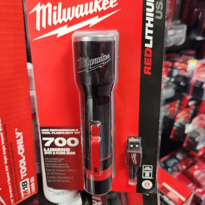 milwaukee flashlight