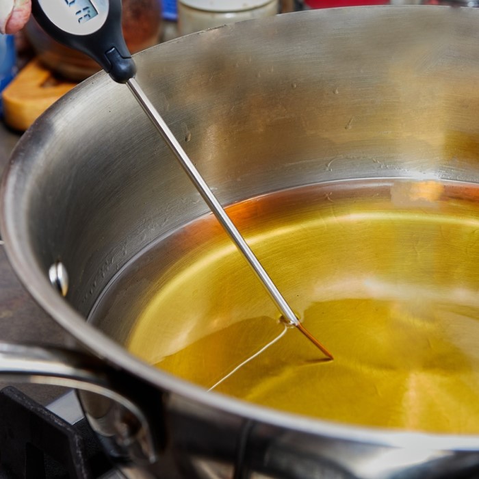 oil temp for deep frying